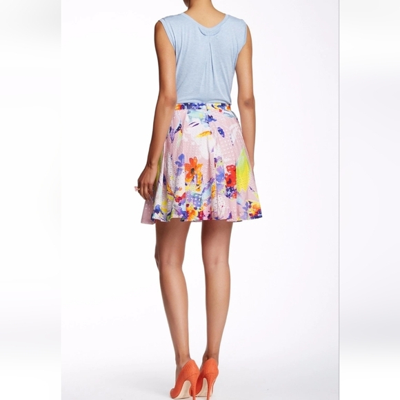 Trina Turk bubble Floral Crochet Women's Skirt size 0 - Picture 2 of 7
